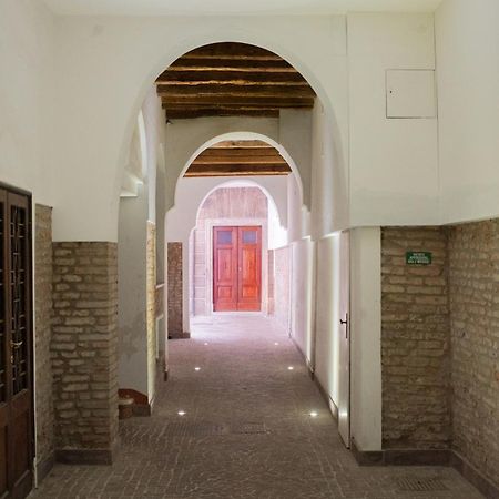 Corte Degli Estensi, Romantica Mansardina Ferrara Exteriör bild