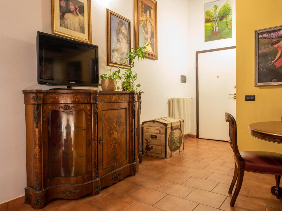 Corte Degli Estensi, Romantica Mansardina Ferrara Exteriör bild